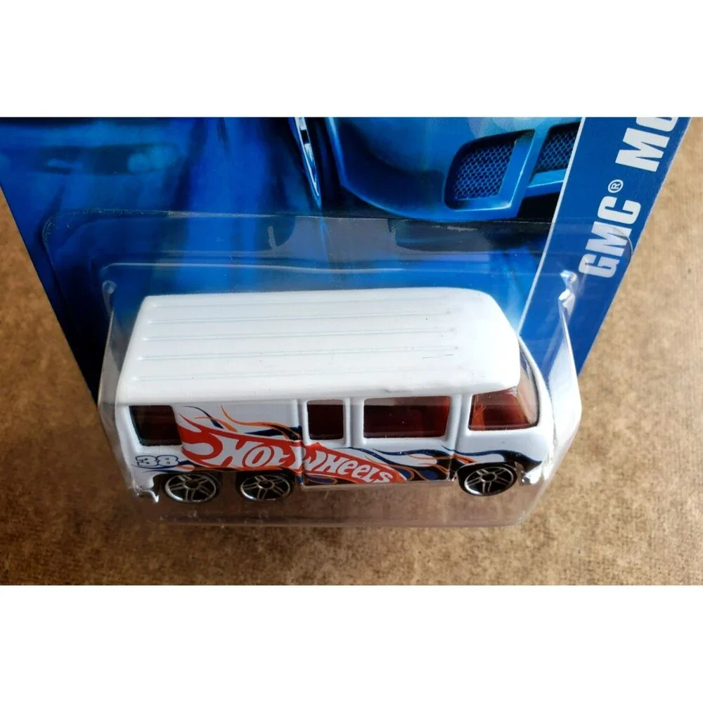 2006 Hot Wheels GMC MOTORHOME White MAINLINE SERIES #208 1:64 PR5 RIMS VARIATION